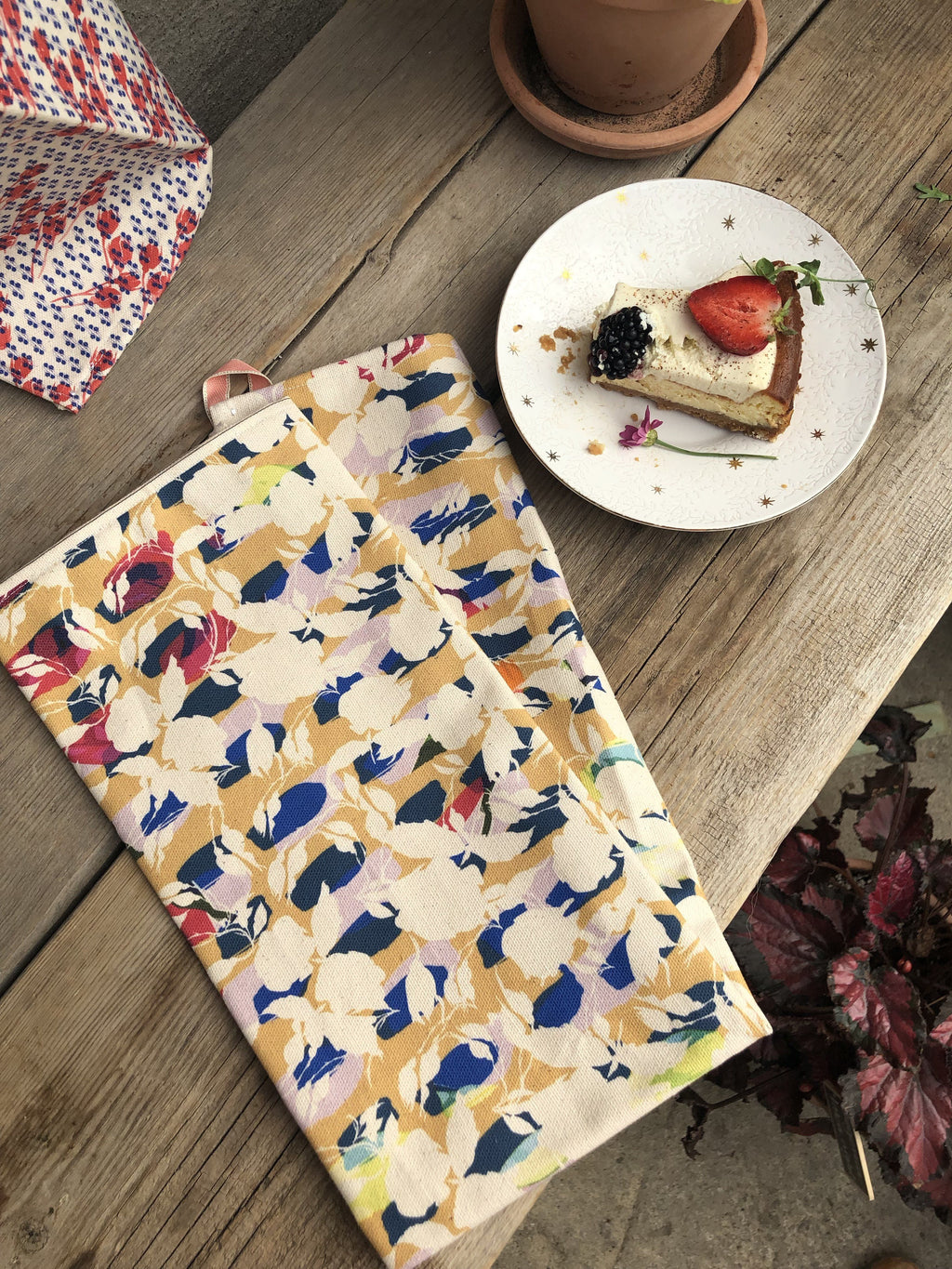 ROSES IN AUTUMN  | Organic Dish Towel | 