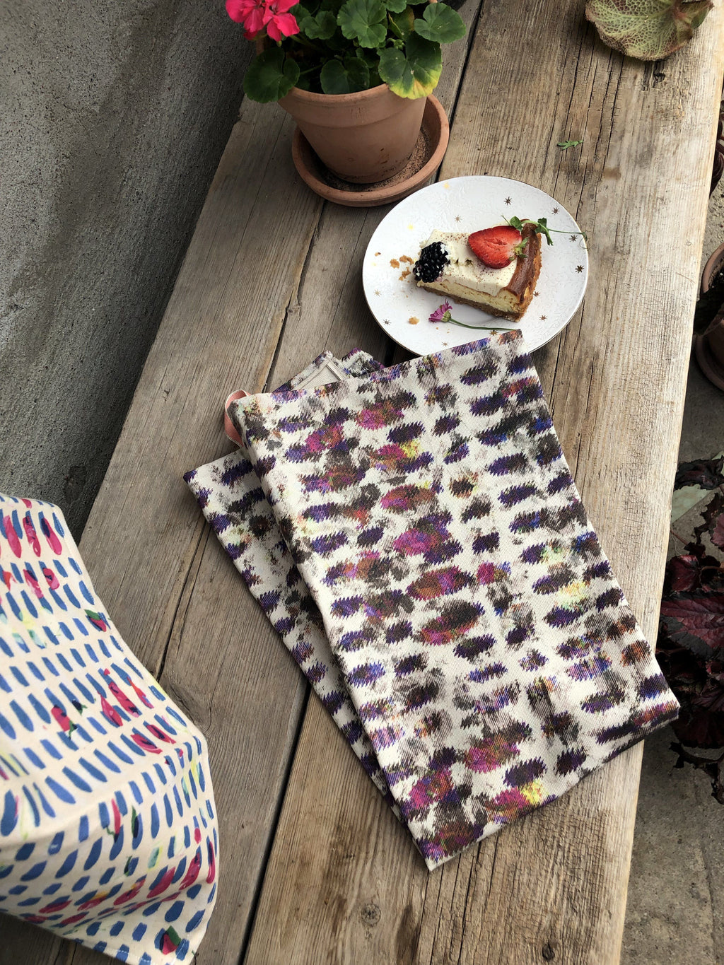 CAPTURE OF ANIMAL | Organic Dish Towel | 