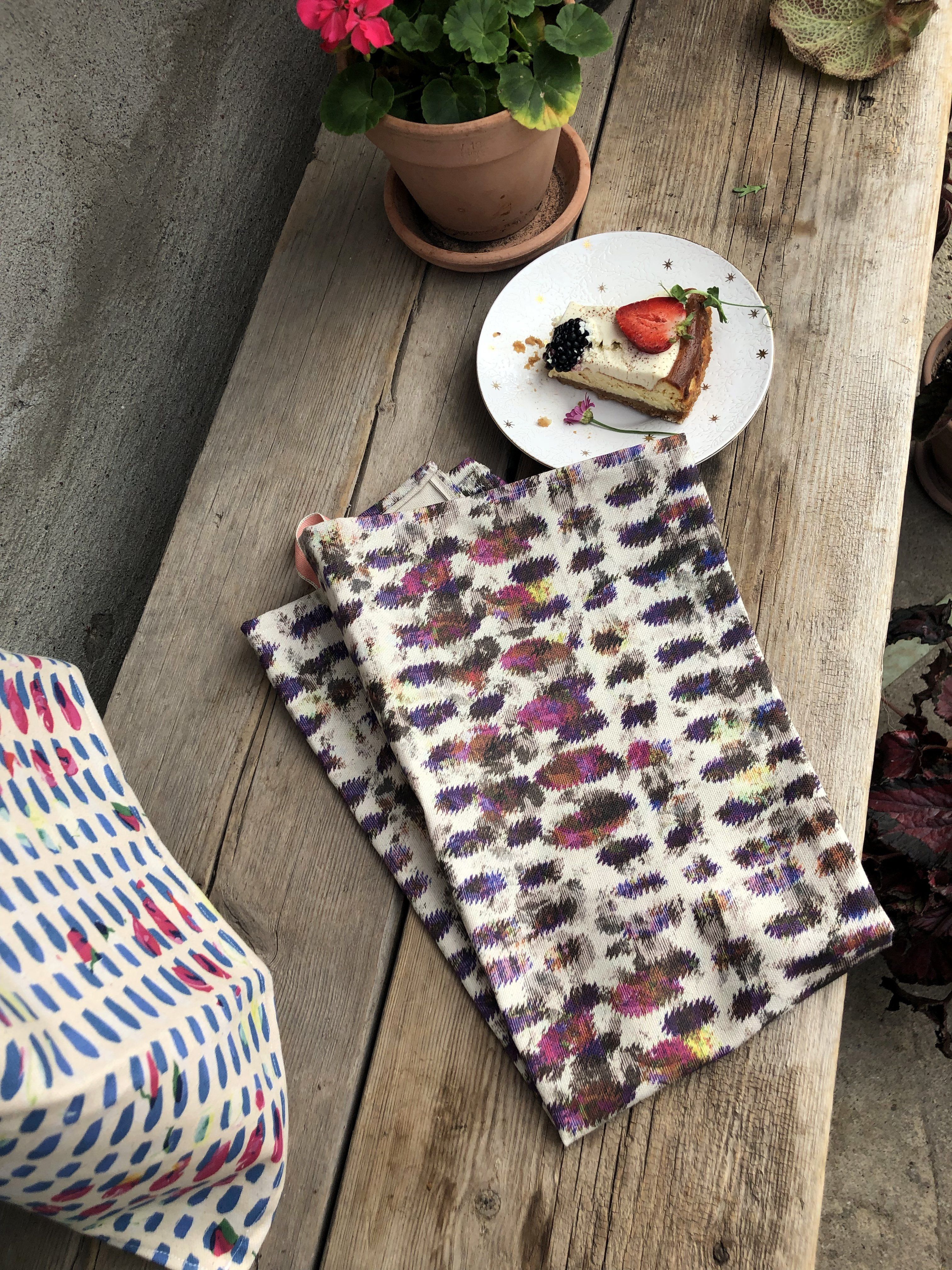 CAPTURE OF ANIMAL | Organic Dish Towel | 