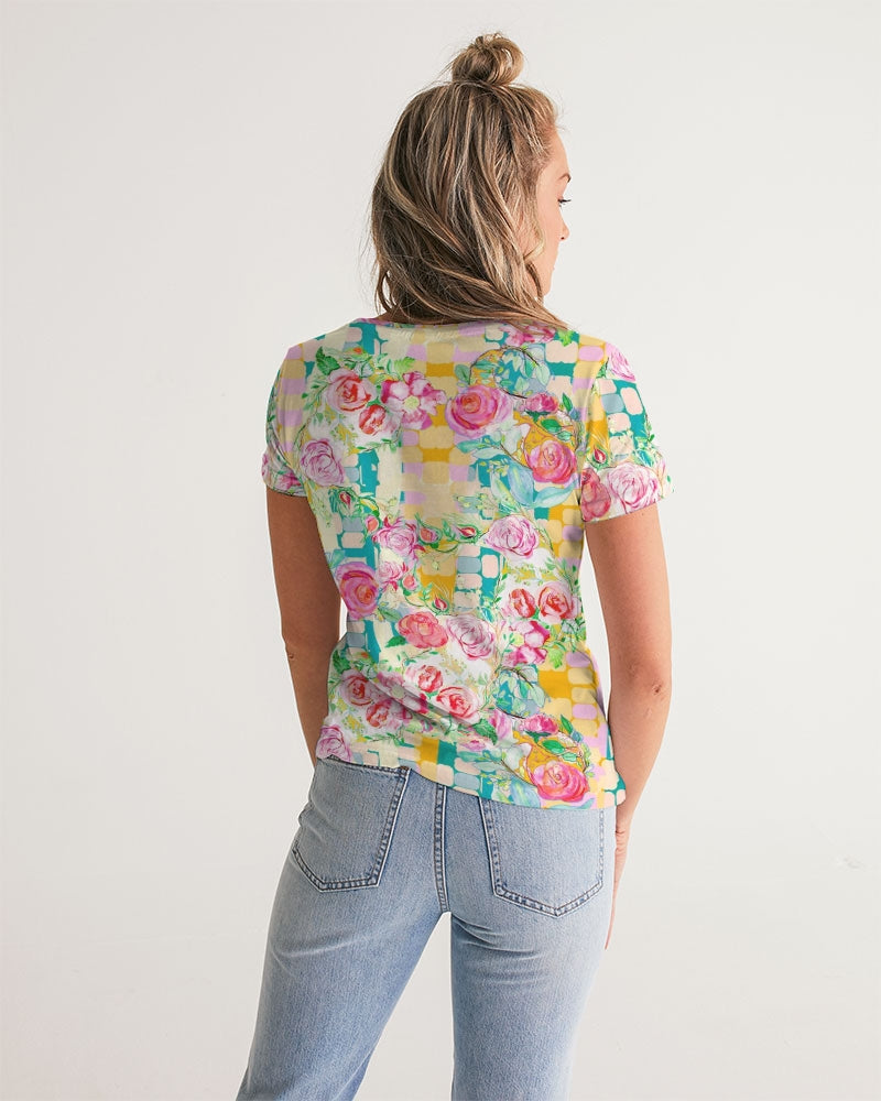 RETRO ROSES || Women's V-Neck Tee