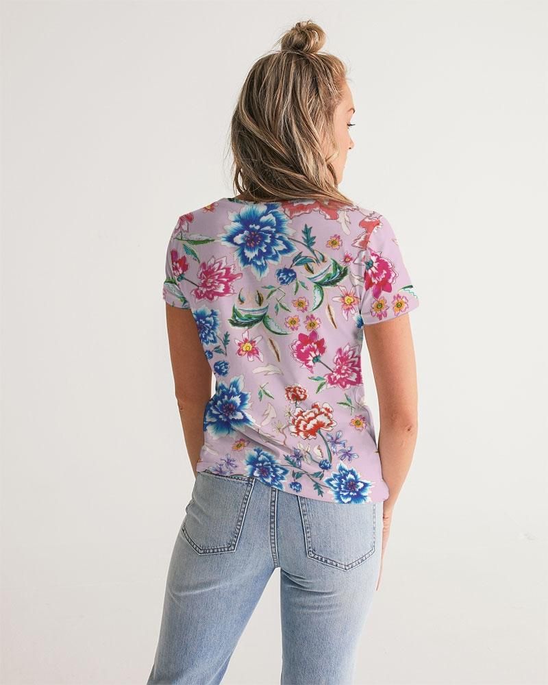 AMORE WHITE BLOMS Women's V-Neck Tee