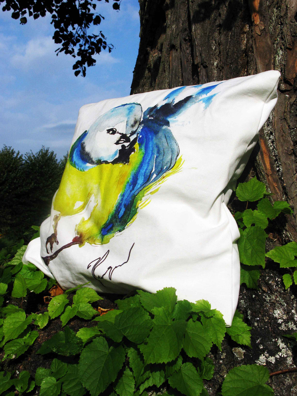 CUSHIONS COVER, THE BLUE BIRD IN THE GARDEN