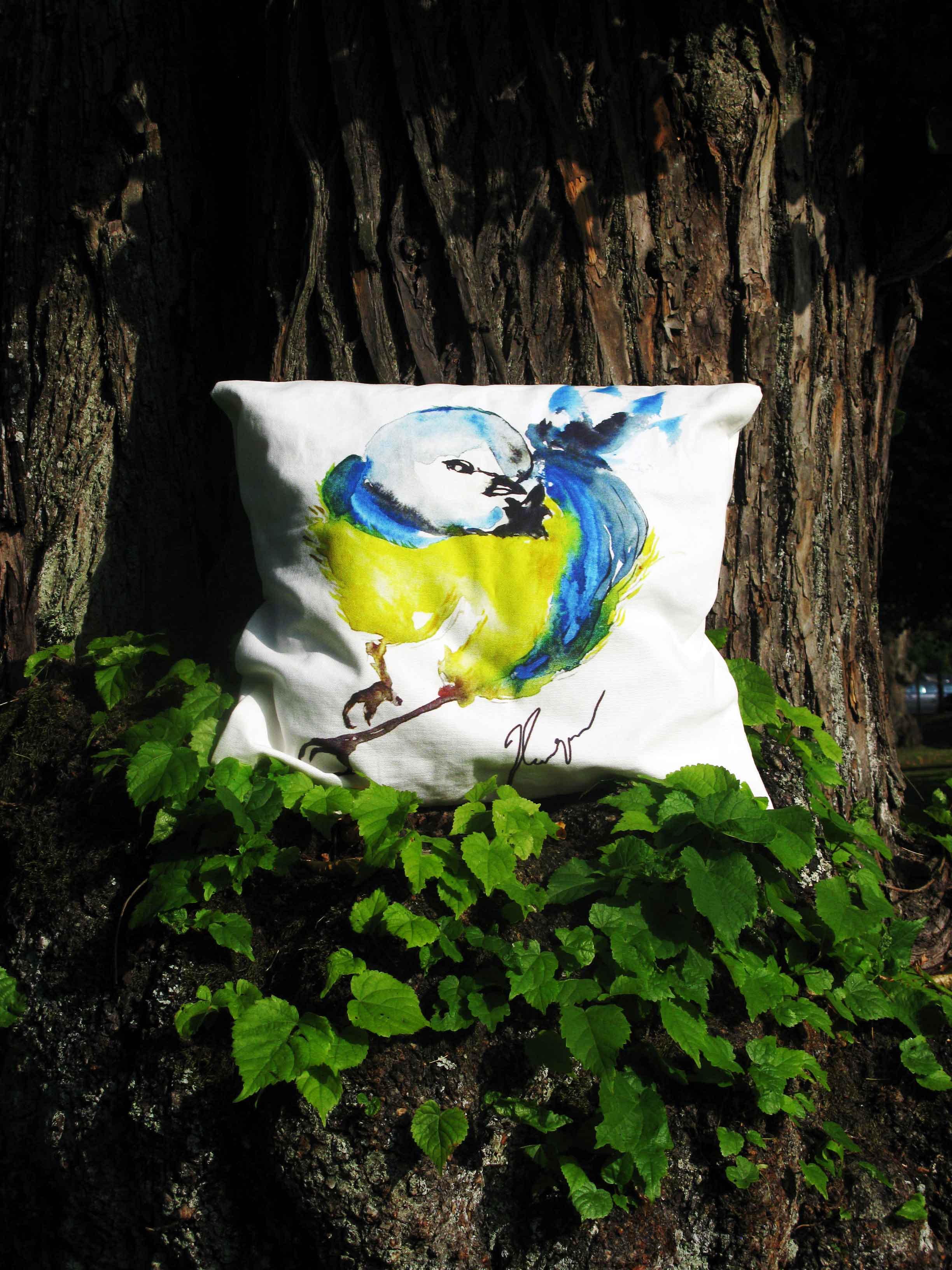 CUSHIONS COVER, THE BLUE BIRD IN THE GARDEN