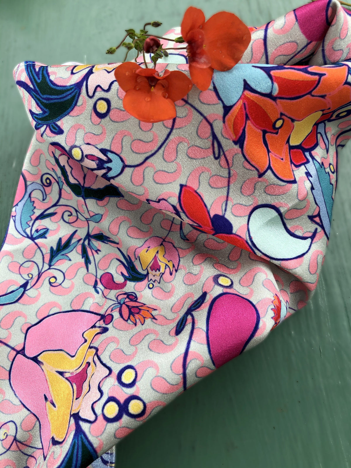 MY ROOM IS LOVE . ORANGE  |  SCARF & TEXTILE  |