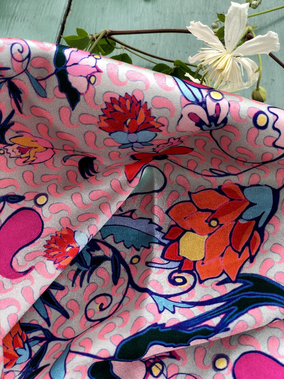 MY ROOM IS LOVE . ORANGE  |  SCARF & TEXTILE  |