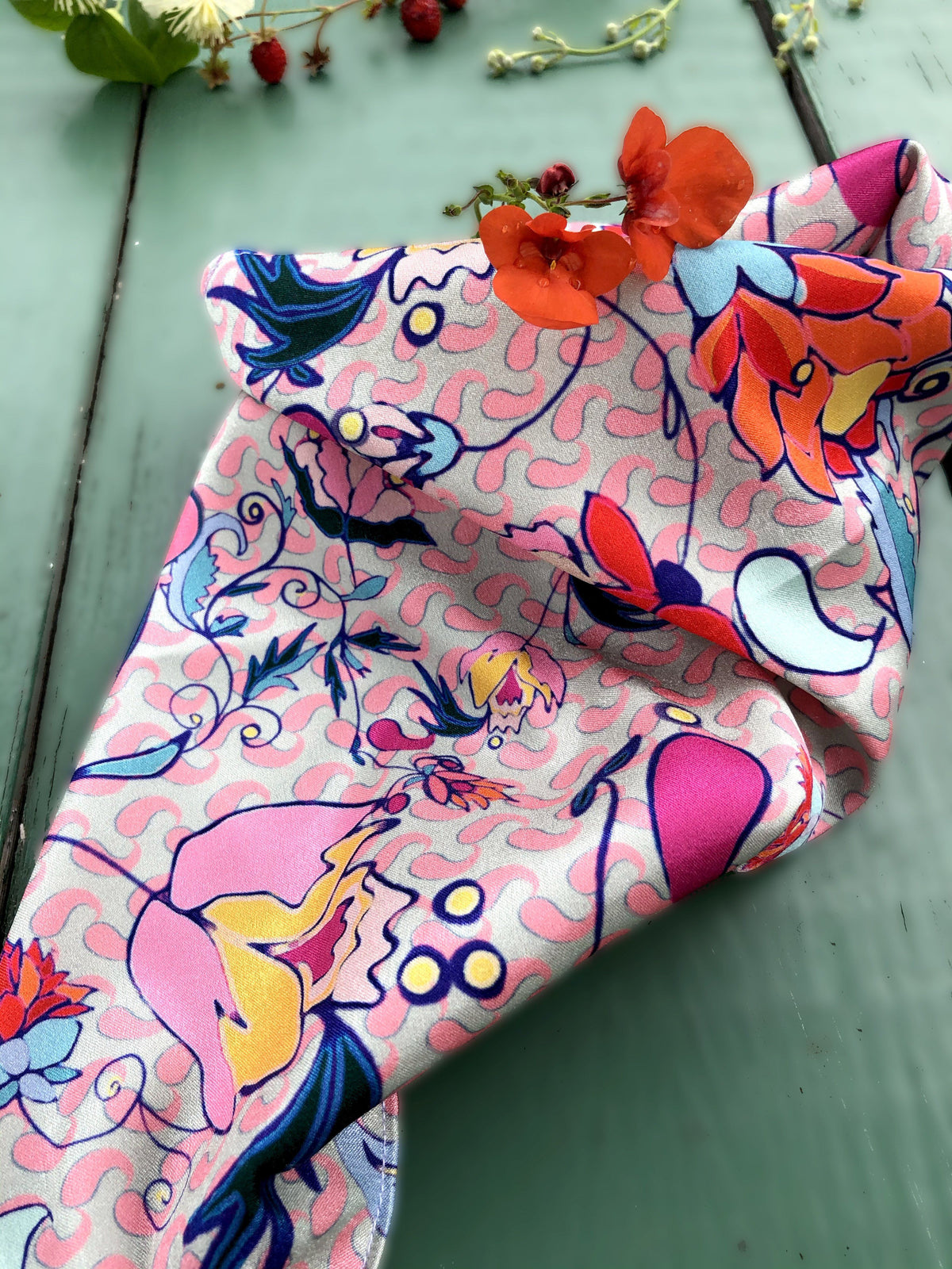 MY ROOM IS LOVE . ORANGE  |  SCARF & TEXTILE  |