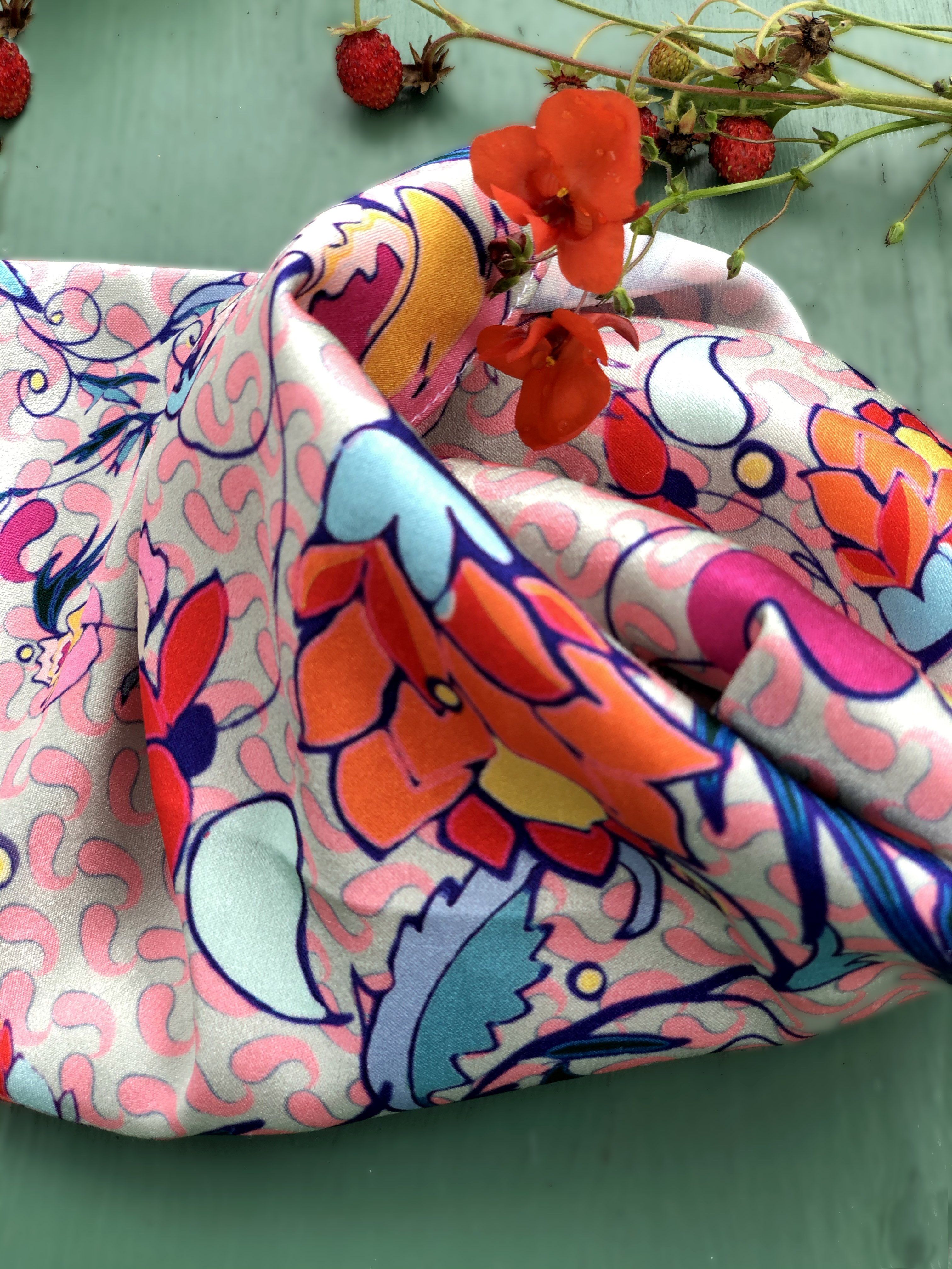 MY ROOM IS LOVE . ORANGE  |  SCARF & TEXTILE  |