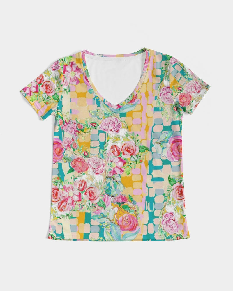 RETRO ROSES || Women's V-Neck Tee