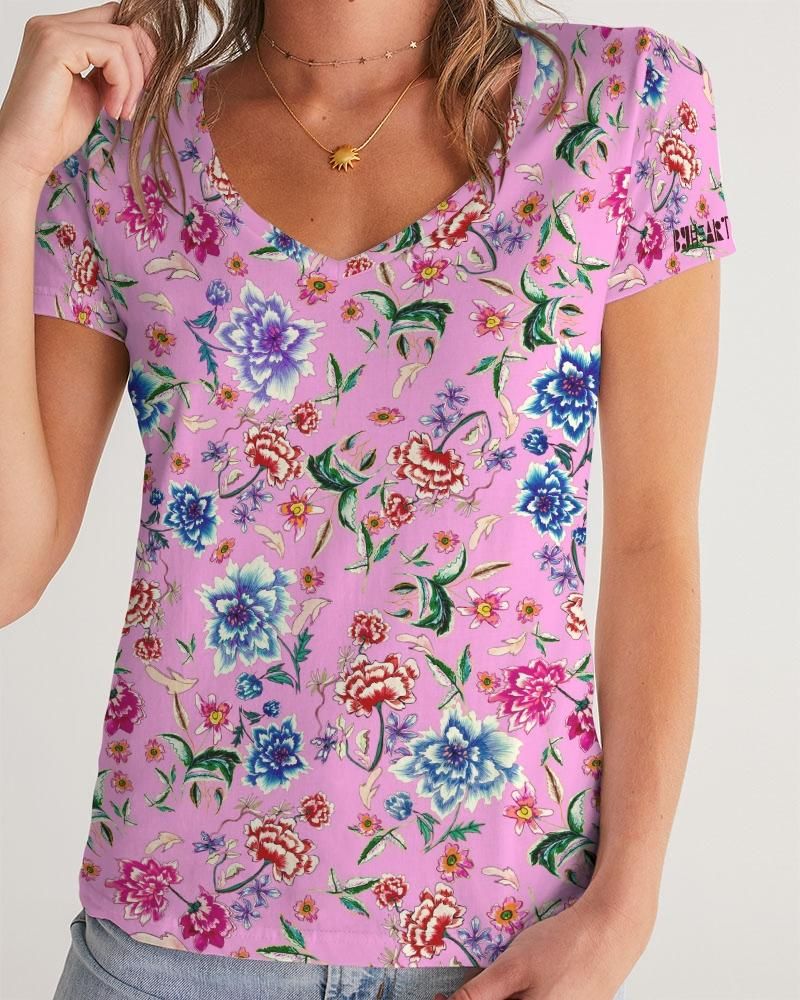 AMORE PINK Women's V-Neck Tee