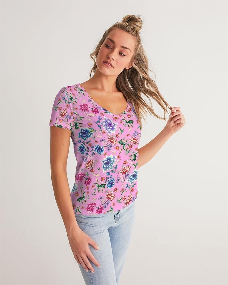 AMORE PINK Women's V-Neck Tee