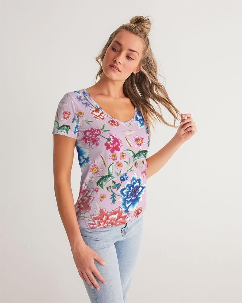 AMORE WHITE BLOMS Women's V-Neck Tee